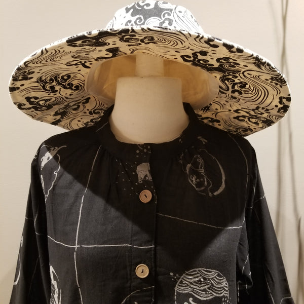 Black long sleeve with side pocket