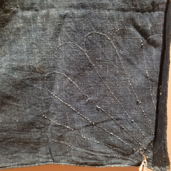 Boro Faded Indigo Kamon Sashiko Tsutsugaki Furoshiki 110 x 90cm